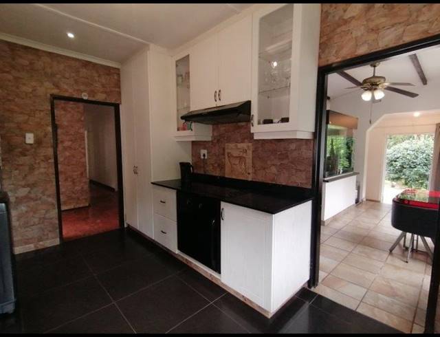 3 BEDROOM HOUSE SOLD IN MOSELEY PARK